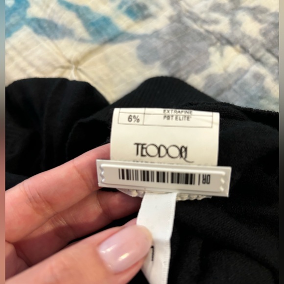 Italian brand - TEODORI - extra fine merino wool blend sleeveless turtleneck - Picture 7 of 10